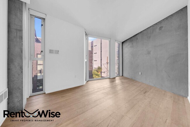 Building Photo - 450 Hayes St