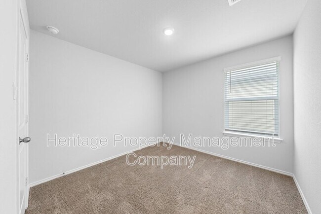 Building Photo - 4522 Meerkat Dr