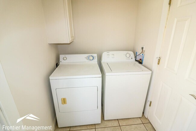 Building Photo - 926 Colorado St