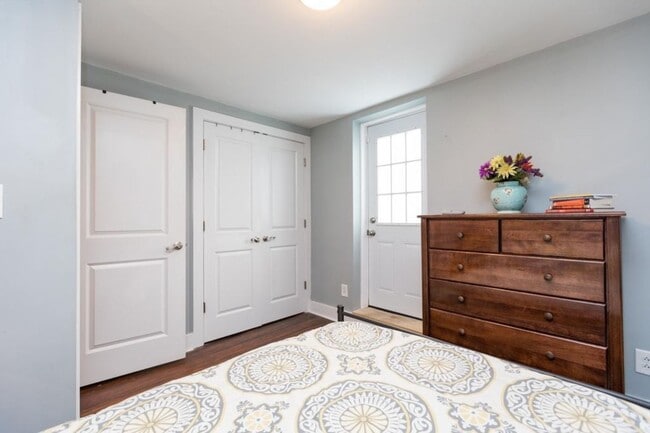 Building Photo - 2658 Edgemont St