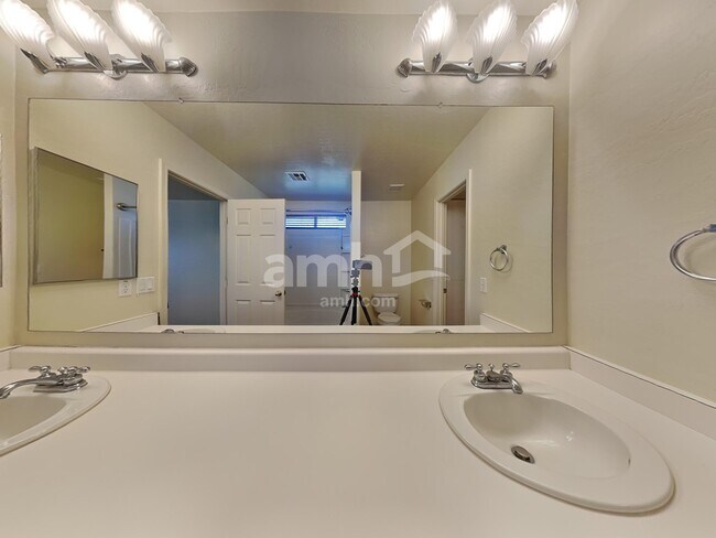 Building Photo - 11652 N 151st Ln