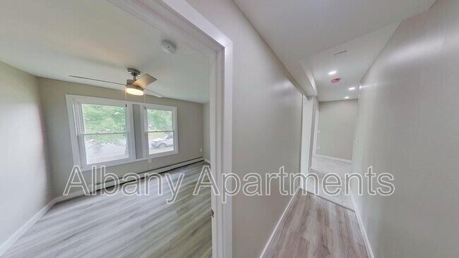 Building Photo - 4 Ten Eyck Ave