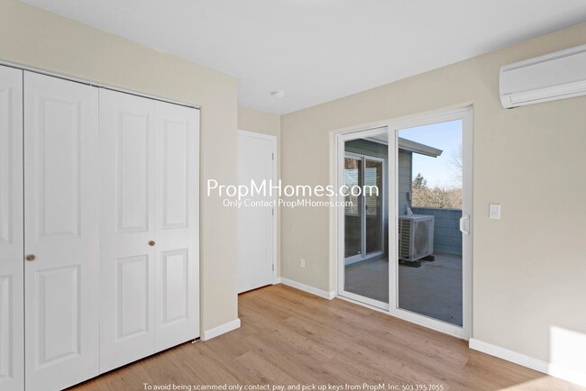 Building Photo - Brand New Two Bedroom Charmer in Lents!