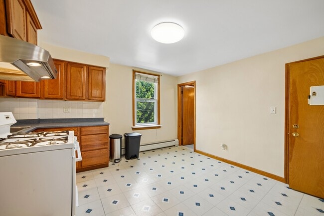 Building Photo - 438 2nd St