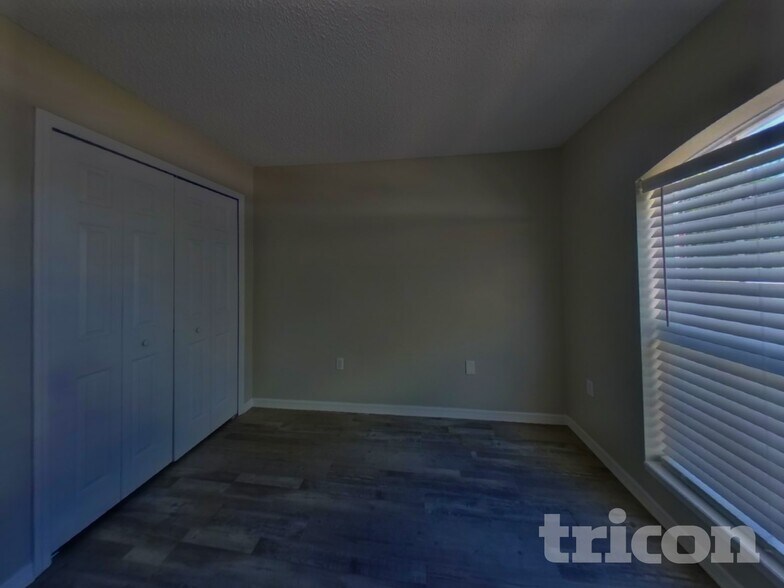 Building Photo - 981 Yellowbird Ave