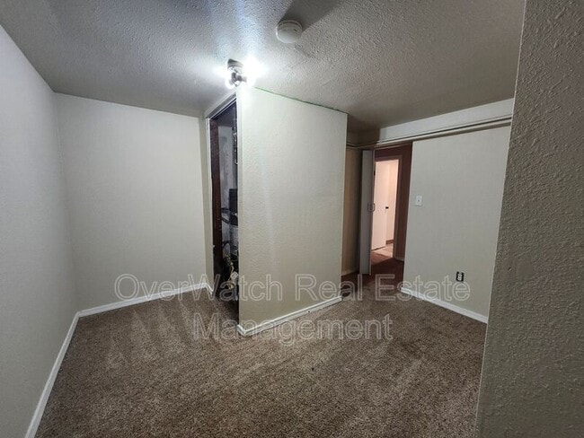 Building Photo - 1550 Medfra St