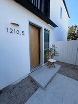 Building Photo - 1210 1/2 Manzanita St