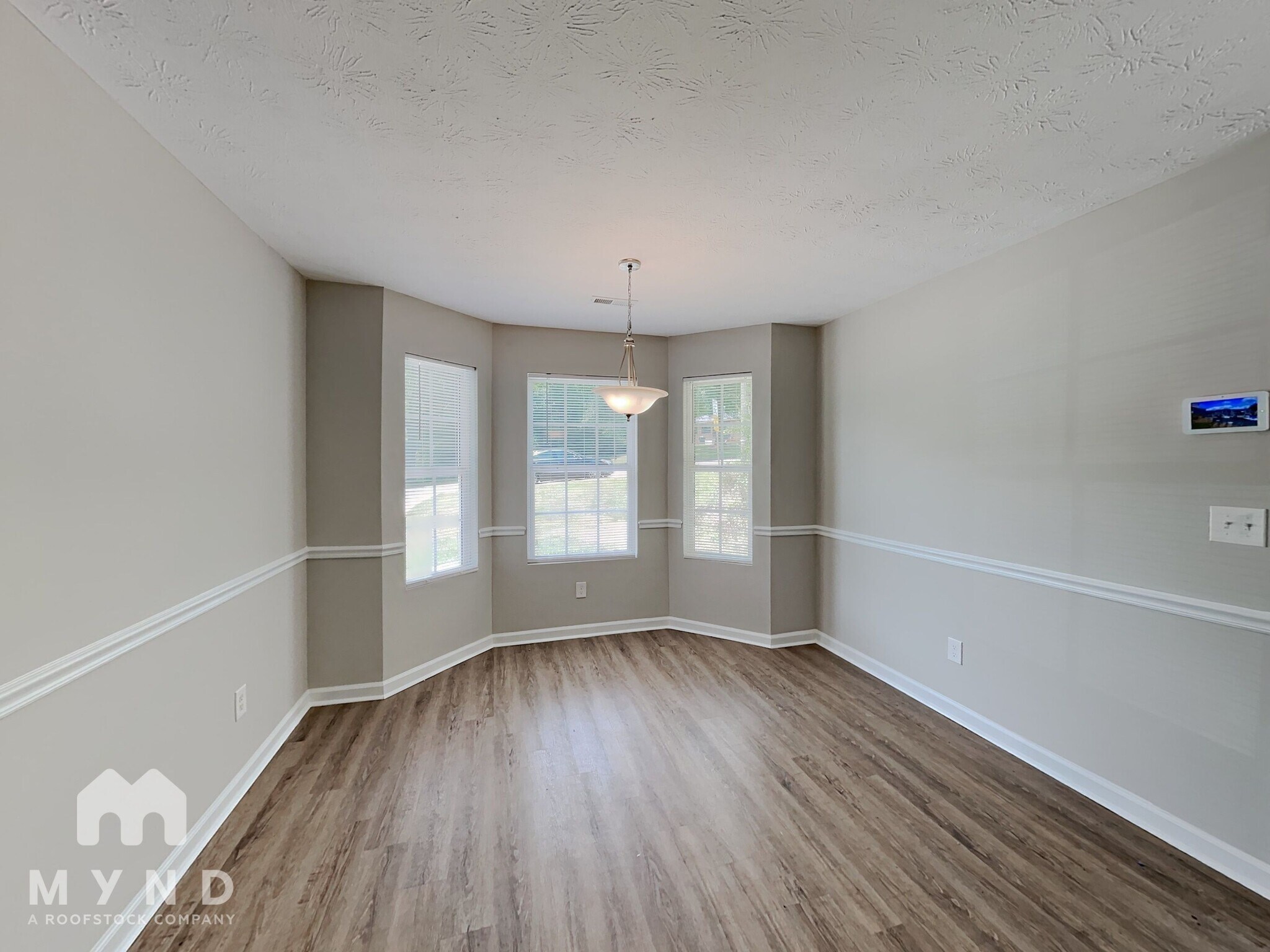 Building Photo - 305 Carter Ave