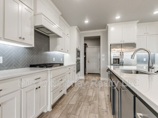 Building Photo - 14525 Rochefort Ln