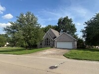 Building Photo - 1621 Greenbrier Dr