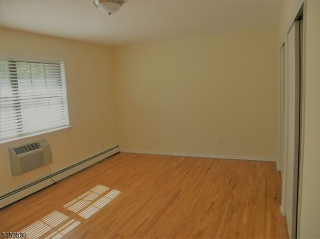 Building Photo - 768 Springfield Ave