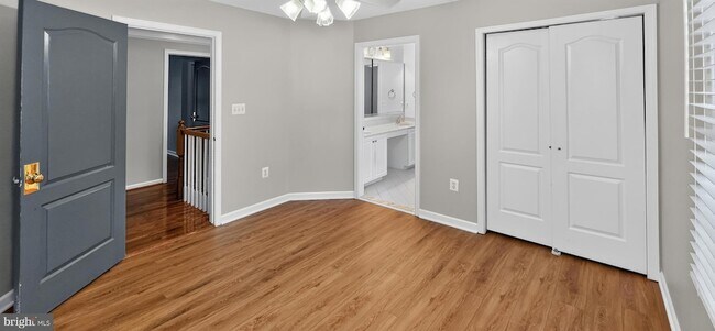 Building Photo - 6933 Sandy Creek Ct