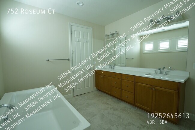 Building Photo - 752 Roseum Ct