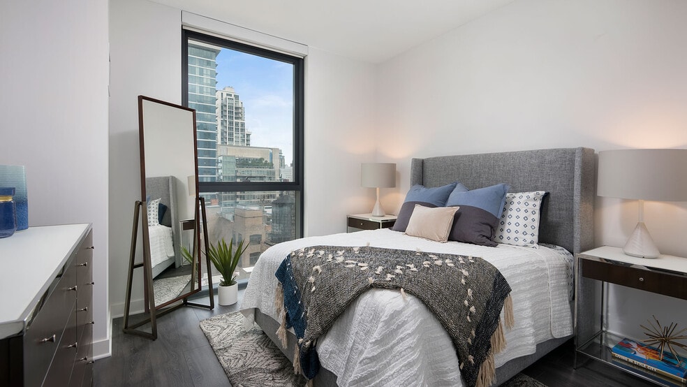 Building Photo - 197 W Hubbard St