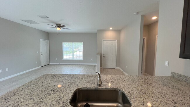 Building Photo - Stunning 3-Bed, 2-Bath Home in Palm Bay!