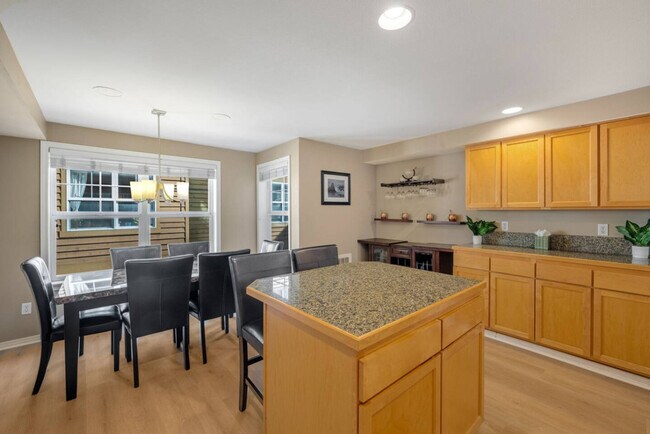 Building Photo - 931 N 35th St