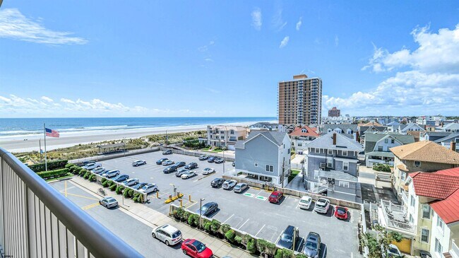 Building Photo - 5000 Boardwalk