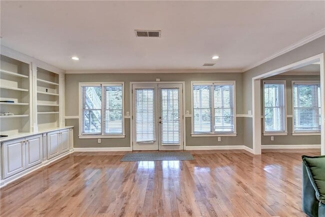 Building Photo - 645 Falls Bay Ct