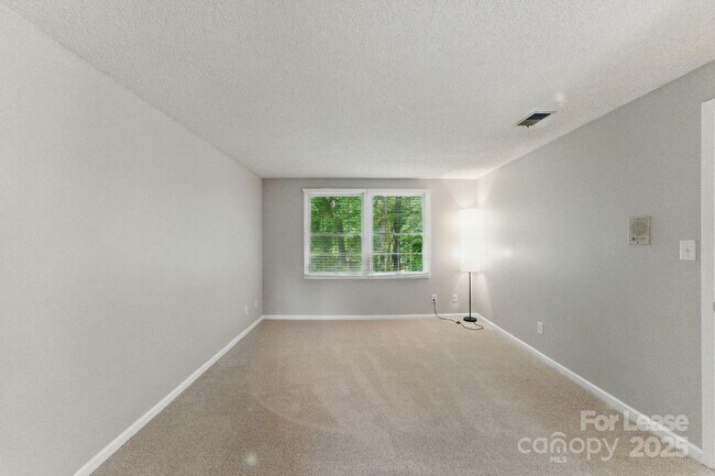 Building Photo - 7016 Wannamaker Ln