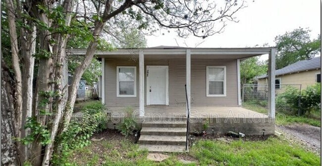 Primary Photo - 228 Yucca St