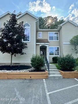 Primary Photo - 5206 Forest Point Dr S