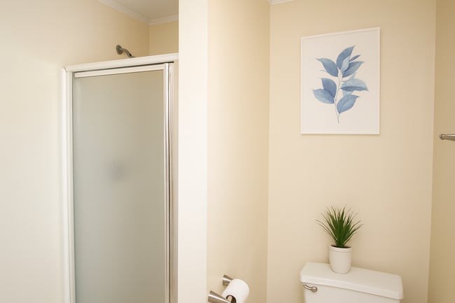 Building Photo - Spacious Renovated Colonial on The Lebanon...