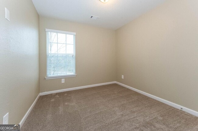 Building Photo - 320 Brookview Dr