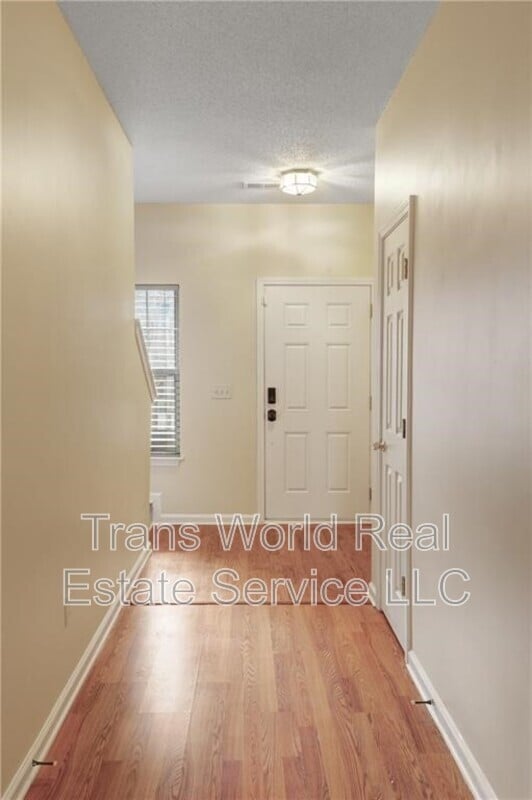 Building Photo - 1102 Pleasant Oaks Ct