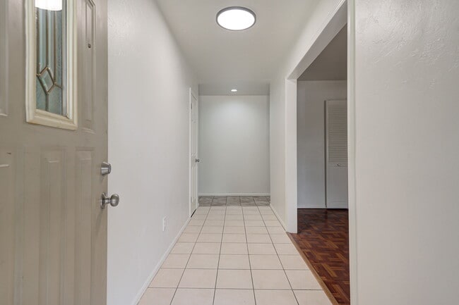 Building Photo - 4012 NW 62nd Terrace