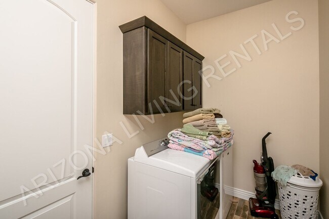 Building Photo - FURNISHED AVAILABLE JANUARY 2027 - MARCH 2027