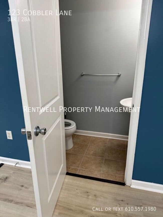 Building Photo - 123 Cobbler Ln