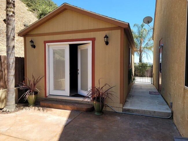 Building Photo - Very nice custom Camarillo 4+4 family home in great private location!