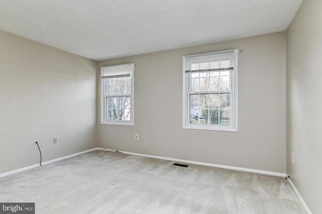 Building Photo - 1209 Crockett Ln