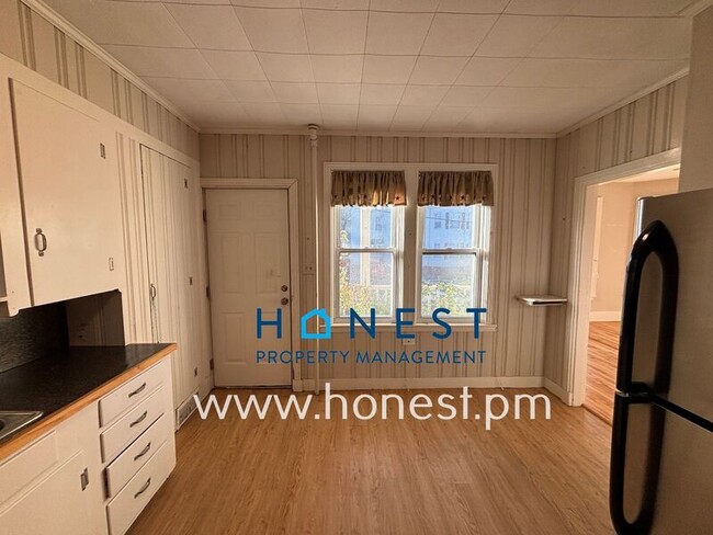 Building Photo - 103 Rackleff St