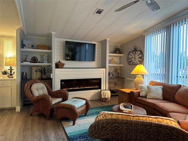 Building Photo - 307 Outrigger Pl