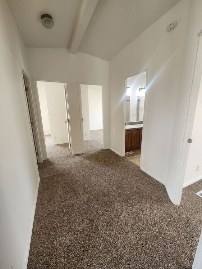 Building Photo - 4 Bedrooms in Hansen Tract
