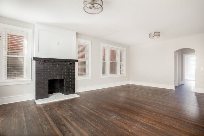 Primary Photo - RENOVATED FROM TOP TO BOTTOM 2BD/1BATHS - ...