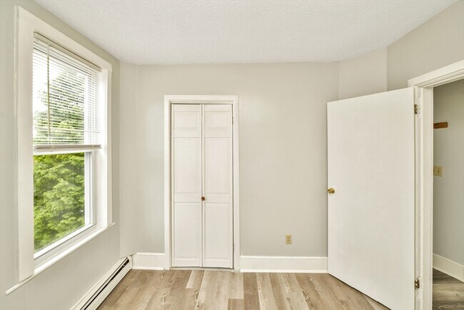 Building Photo - 180 Westville St