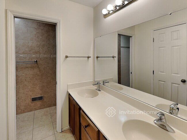 Building Photo - 4501 Woods End Ln