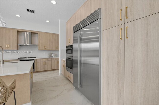 Building Photo - 8356 Royal County Down Rd