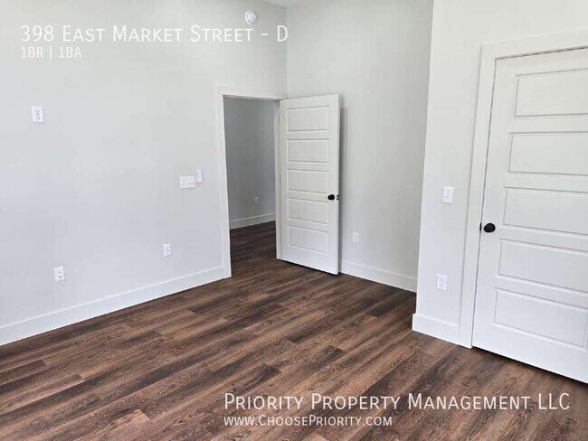 Building Photo - 398 E Market St