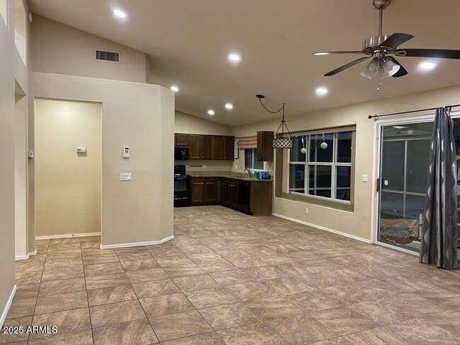 Building Photo - 870 N Madrid Ln