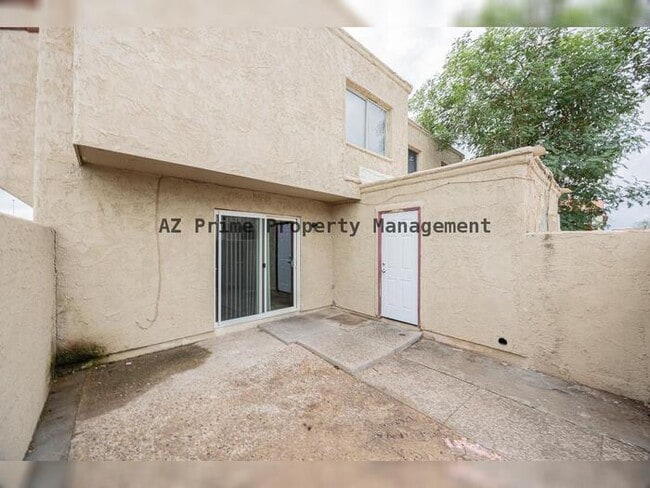 Building Photo - 5440 W Belleview St