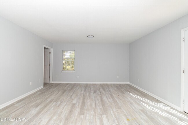 Building Photo - 770 Mahoney Rd