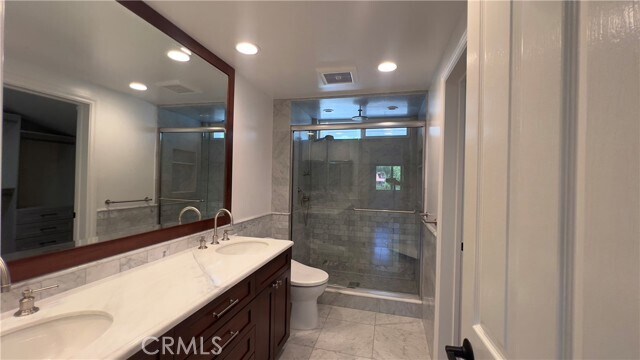 Building Photo - 32023 Kingspark Ct