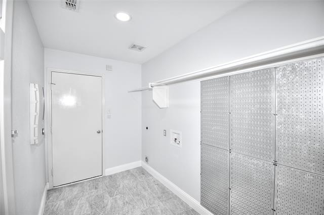 Building Photo - 3913 Plymouth Dr