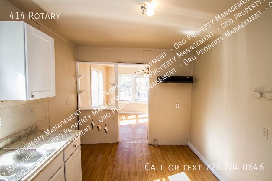 Building Photo - 414 Rotary-
