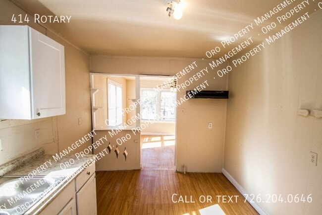 Building Photo - Cozy 2 Br/1 Ba Home Near At&t Center