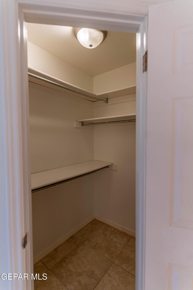 Building Photo - 7033 San Marino Dr