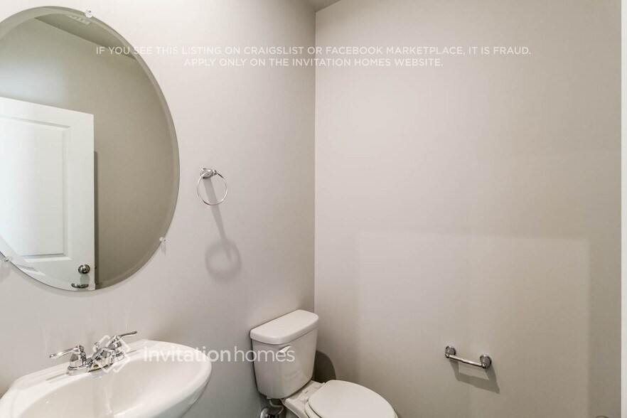 Building Photo - 2118 Blackbird Cir